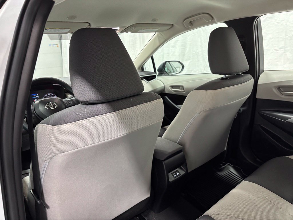 Used 2025 Toyota Corolla LE FWD image 45