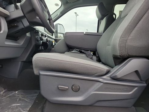 New 2026 Ford F250 XLT image 19