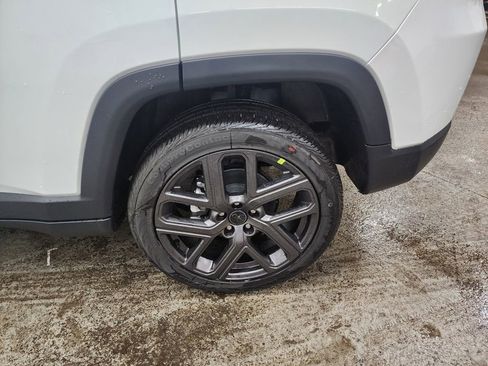 New 2026 Jeep Compass Latitude image 48