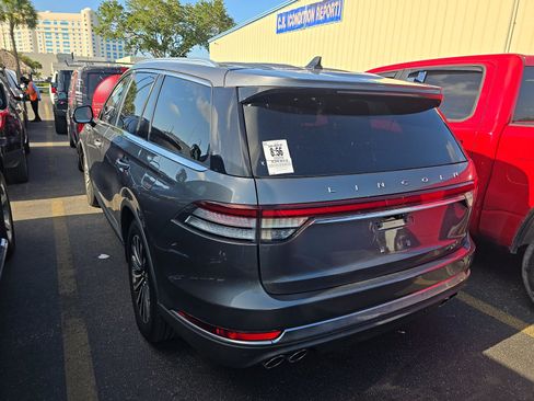 Used 2023 Lincoln Aviator Reserve RWD image 4