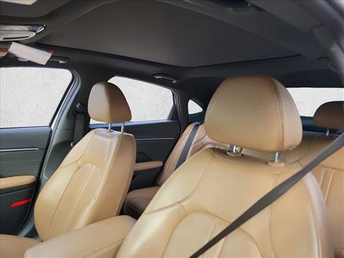 Used 2021 Hyundai Sonata Limited w/ Preferred Accessory Package image 11