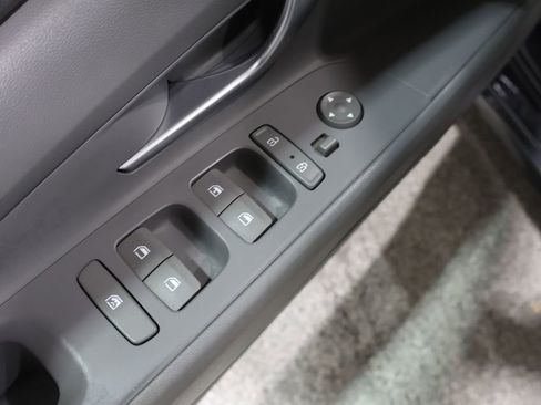 Used 2021 Hyundai Elantra SE image 13