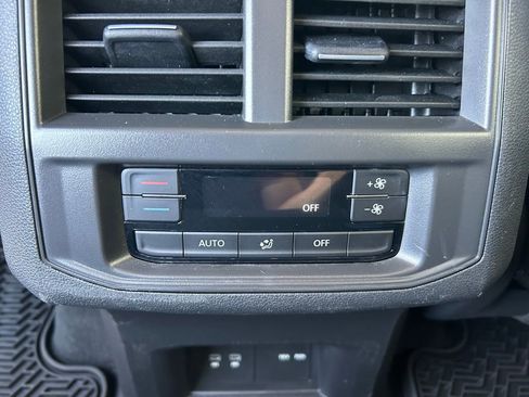 Used 2023 Volkswagen Atlas SE w/ Black Wheel Package image 65