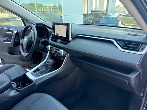Used 2025 Toyota RAV4 XLE AWD/4WD image 30