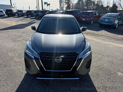 Used 2023 Nissan Kicks S image 2