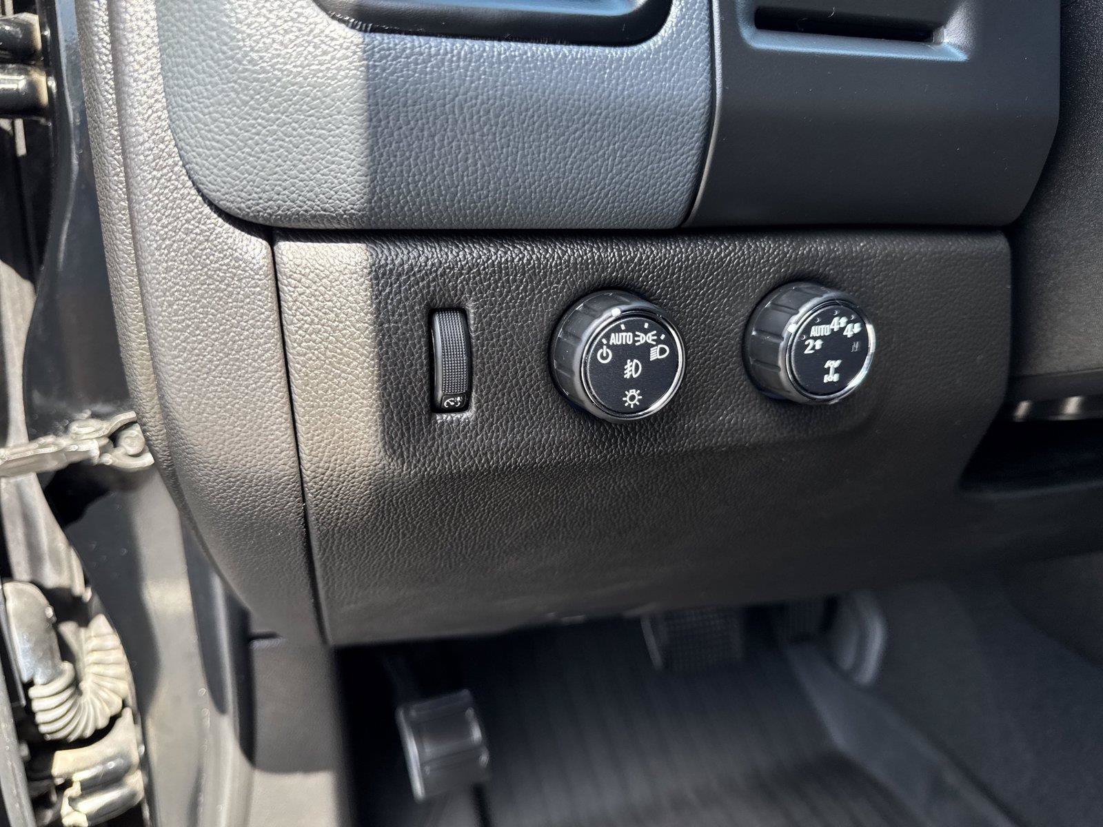 Used 2021 Chevrolet Colorado Z71 AWD/4WD image 19