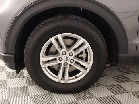 Used 2023 Ford Explorer XLT w/ Equipment Group 202A image 18