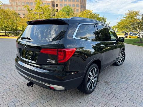 Used 2017 Honda Pilot Touring image 5