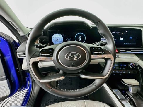 Used 2023 Hyundai Elantra Limited FWD image 11