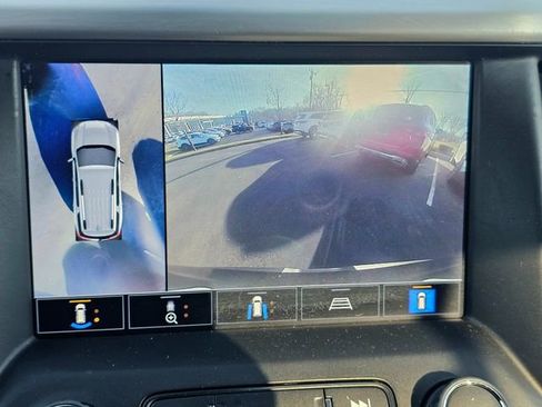 Used 2023 GMC Acadia SLT w/ Technology Package image 43