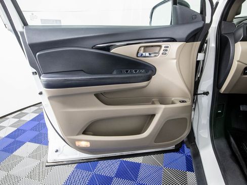 Used 2020 Honda Pilot Touring image 13