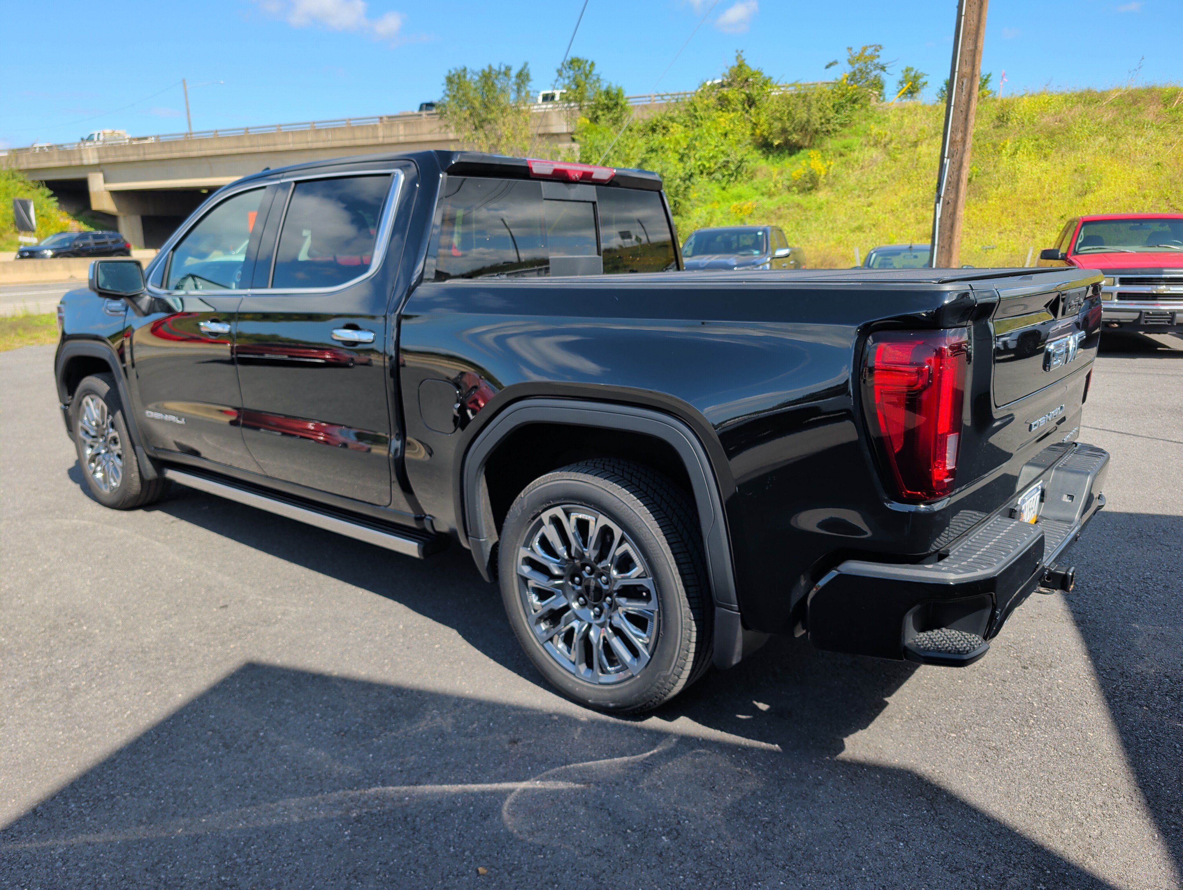Used 2025 GMC Sierra 1500 Denali Ultimate AWD/4WD image 6