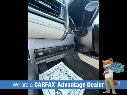 Used 2018 Toyota Camry SE w/ Moonroof Package FWD image 29