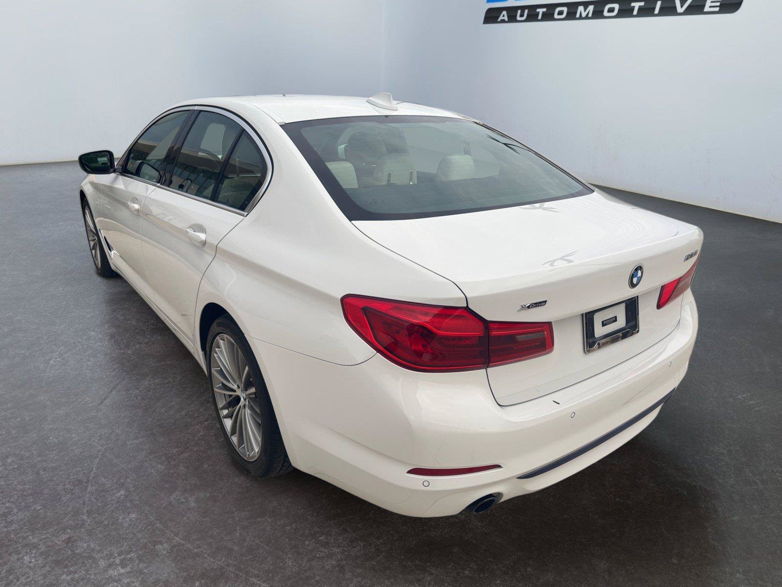 Used 2020 BMW 530i xDrive w/ Convenience Package AWD/4WD image 17