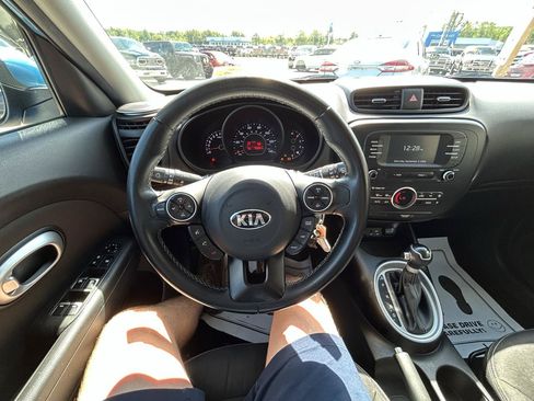 Used 2017 Kia Soul + w/ Designer's Package FWD image 26