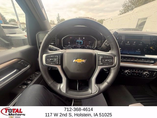Used 2025 Chevrolet Silverado 2500 LT w/ Convenience Package AWD/4WD image 17