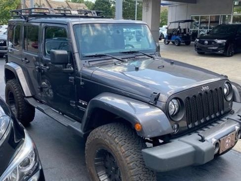 Used 2017 Jeep Wrangler Unlimited Sahara w/ Dual Top Group AWD/4WD image 2