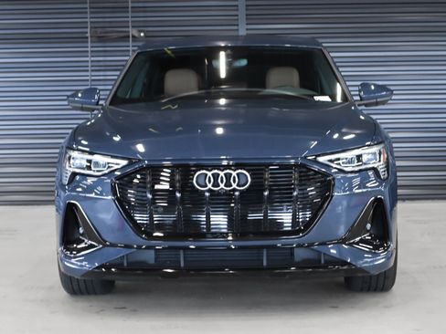 Used 2022 Audi e-tron Premium w/ Convenience Plus Package image 10