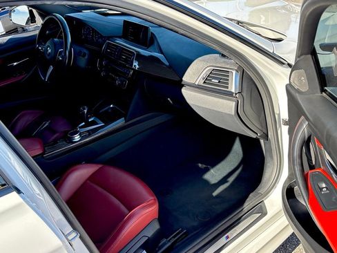 Used 2018 BMW M3 image 27