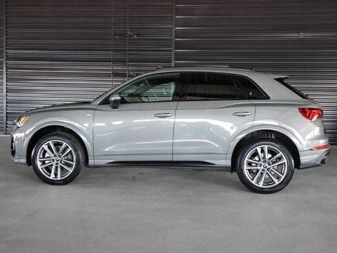 Used 2023 Audi Q3 2.0T Premium w/ Black Optic Sport Package AWD/4WD image 12