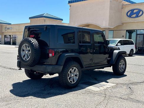 Used 2017 Jeep Wrangler Unlimited Rubicon w/ Cold Weather Group AWD/4WD image 6