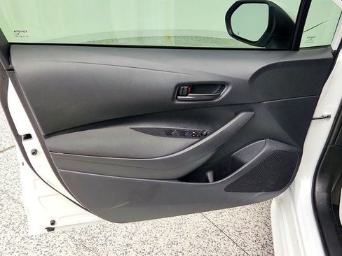 Used 2025 Toyota Corolla LE FWD image 10