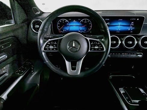 Used 2020 Mercedes-Benz GLB 250 image 4