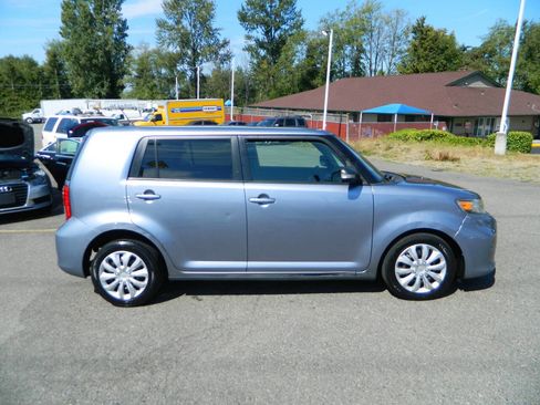 Used 2011 Scion xB Base 4dr Wagon 4A image 9