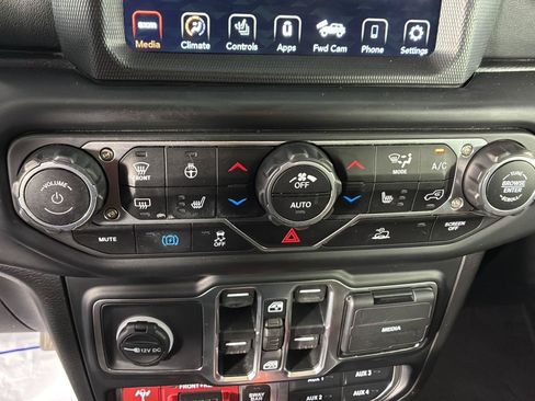 Used 2021 Jeep Wrangler Unlimited Rubicon 4xe w/ Cold Weather Group AWD/4WD image 37