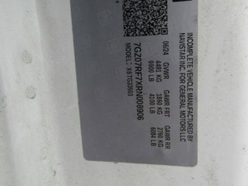 Used 2024 GMC Savana 3500 w/ Power Convenience Package RWD image 27