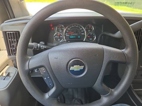 Used 2020 Chevrolet Express 3500 w/ Driver Convenience Package RWD image 12