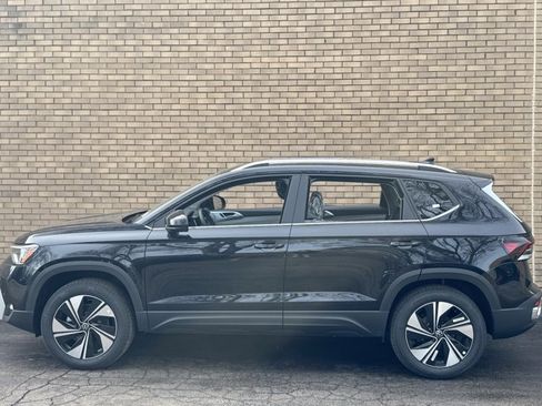 New 2026 Volkswagen Taos SE image 34