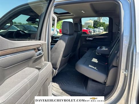 Used 2025 Chevrolet Silverado 1500 LT Trail Boss w/ LT Trail Boss Premium Package AWD/4WD image 25