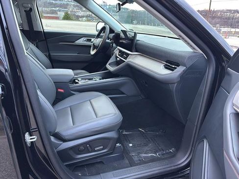 New 2025 Ford Explorer Active w/ Active Comfort Package image 19