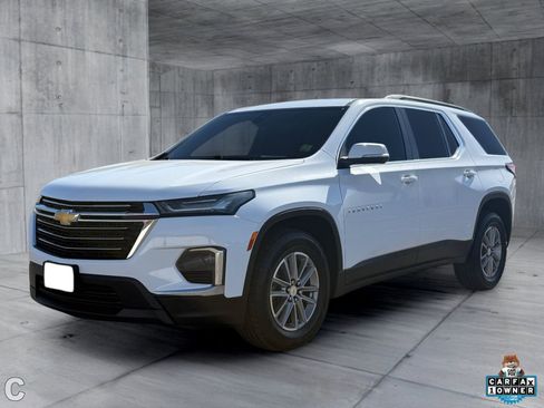 Used 2023 Chevrolet Traverse LT w/ LPO, Cargo Package FWD image 2