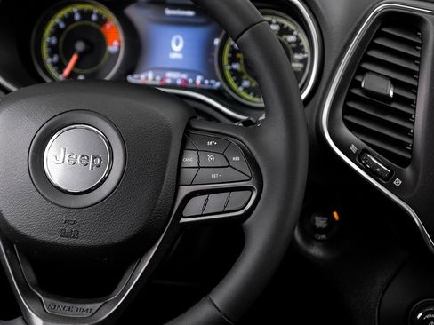 Used 2022 Jeep Cherokee Trailhawk image 27