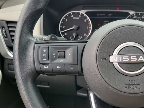 Used 2023 Nissan Rogue SV FWD image 19