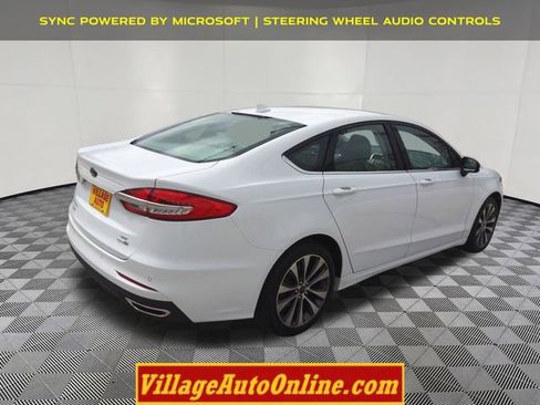 Used 2020 Ford Fusion SE image 4