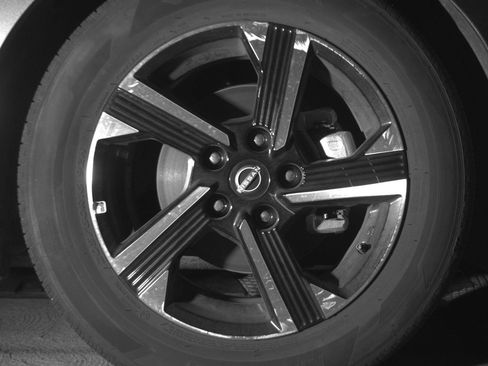 Used 2025 Nissan Sentra SV image 13