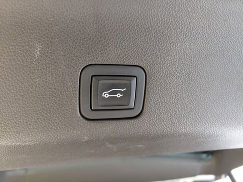 Certified 2024 GMC Yukon XL SLT AWD/4WD image 48