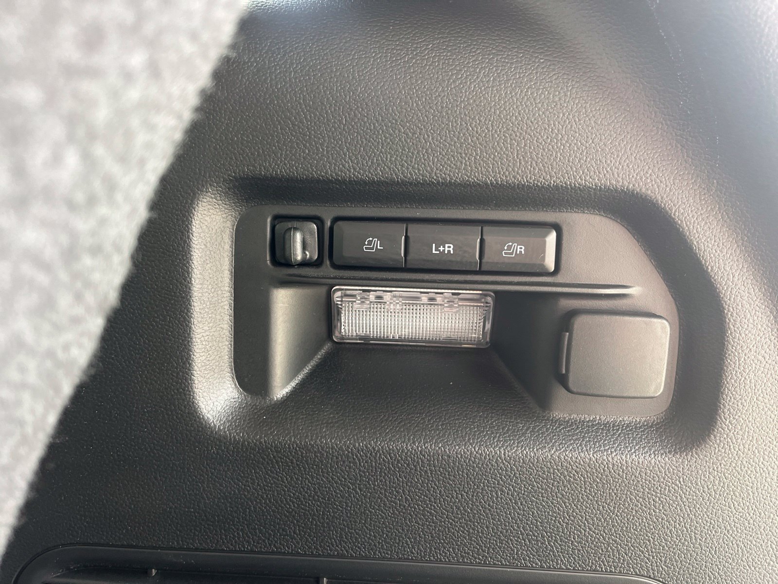 Certified 2024 Ford Explorer Limited w/ Limited Technology Package AWD/4WD image 18