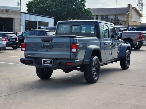 Used 2025 Jeep Gladiator Sport AWD/4WD image 14