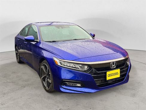 Used 2018 Honda Accord Sport image 2