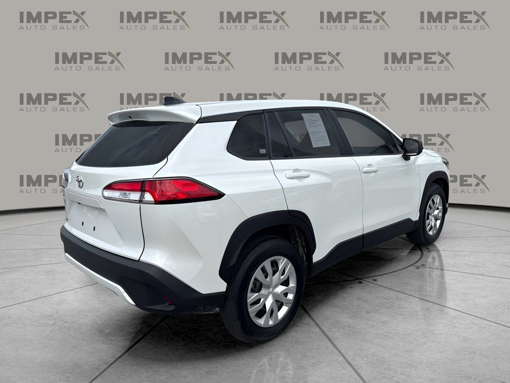 Used 2025 Toyota Corolla Cross L FWD image 5