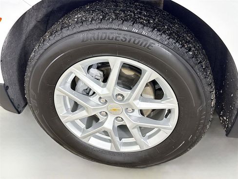 Used 2024 Chevrolet Equinox LT image 30