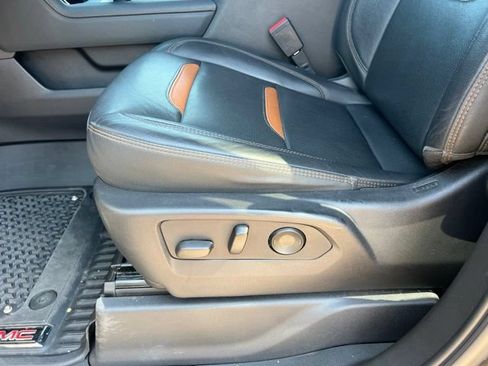 Used 2022 GMC Sierra 1500 AT4 w/ AT4 Preferred Package AWD/4WD image 16