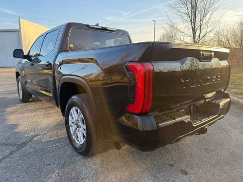 Used 2022 Toyota Tundra SR5 w/ SR5 Premium Package image 5