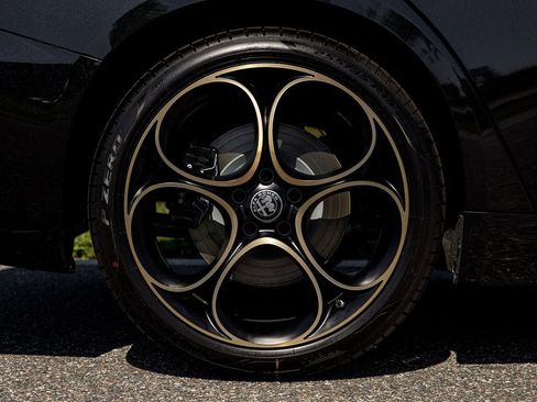 New 2025 Alfa Romeo Giulia w/ Driving Assist Package image 10