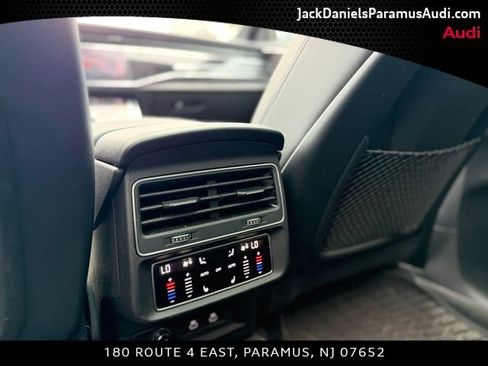Used 2023 Audi Q8 Premium Plus w/ Premium Plus Package AWD/4WD image 15