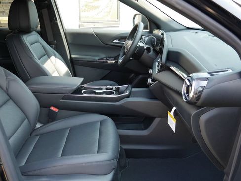 New 2027 Chevrolet Equinox LT w/ Convenience Package II AWD/4WD image 9